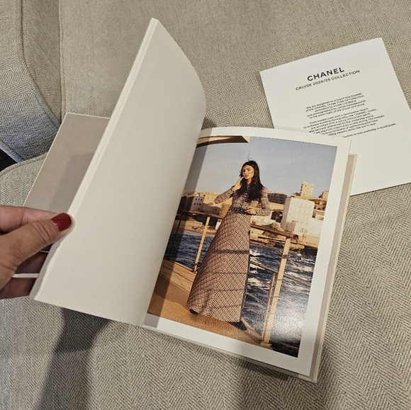 Brand new Chanel book - Picture 7 of 10